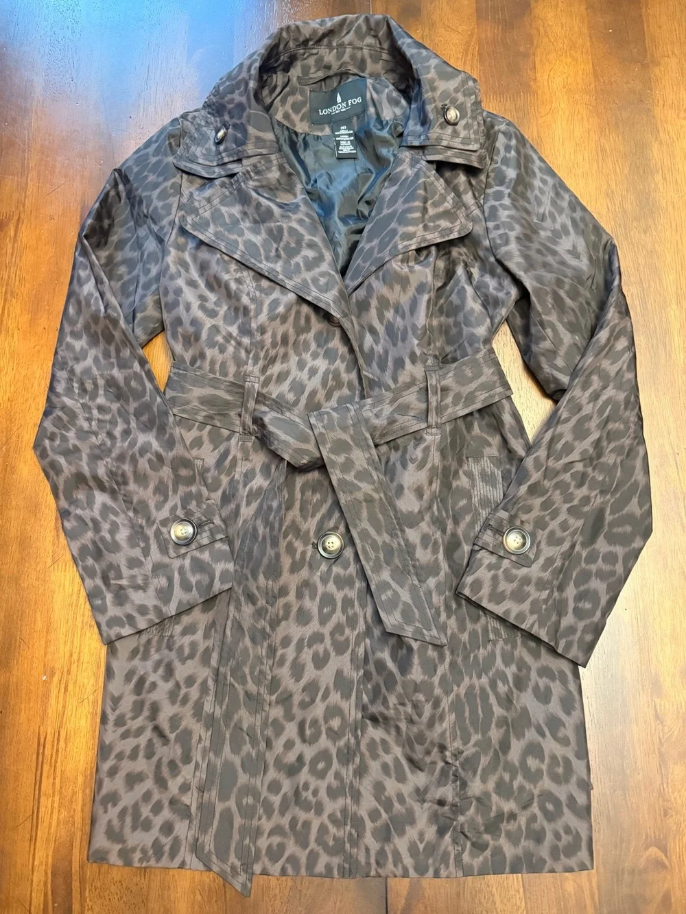 London Fog Leopard Print Rain Trench Coat won’t Black Lining
